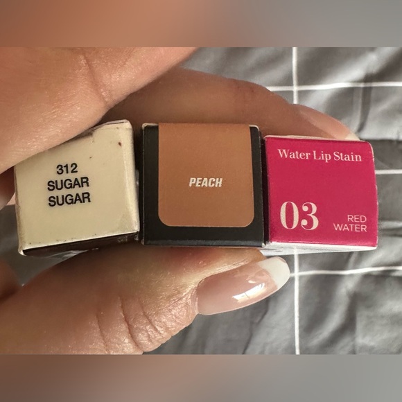 MARC JACOBS Lip Gloss, HUDA BEAUTY Color Corrector & CLARINS Water Lip Stain - Picture 3 of 3